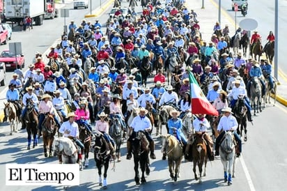 Realizan mega cabalgata