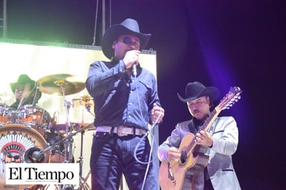 Éxito presentación de Arnulfo Jr en la Feria