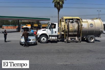 Causa choque el camión de basura