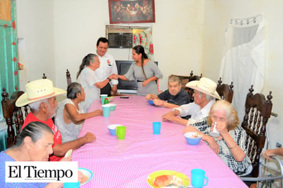 Visita Enrique Soto Asilo de Ancianos