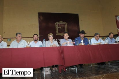 Participa ‘Yola’ Cantú en Foro con los productores de leche