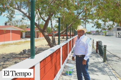 Supervisa Florencio Siller obras escolares