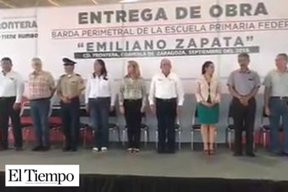 Confunde profesor el Juramento a la Bandera con el Padre Nuestro