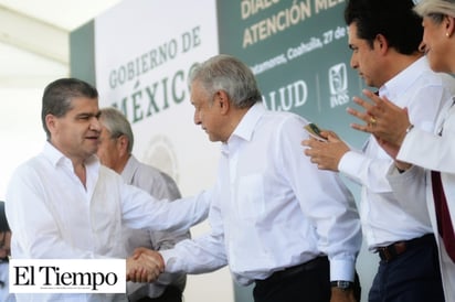 Recorren AMLO y Riquelme hospital rural en Matamoros