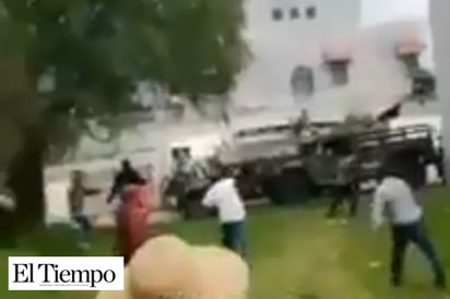 Agreden pobladores a elementos del Ejército; intentan recuperar bodega en Acajete