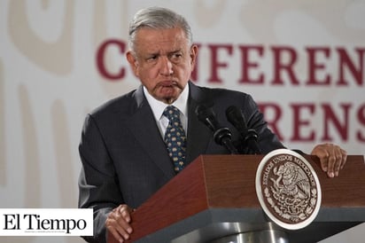 AMLO contrata a experto en reparto de refrescos y botanas para que lo ayude en distribución de medicinas