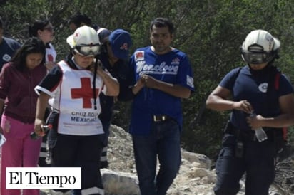 Rescatan a 'perdida' en cerro de Colinas