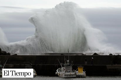 Japón cancela cientos de vuelos y trenes ante la llegada del poderoso tifón Hagibis