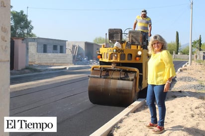 Pavimentan calles en colonia Reforma