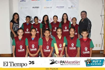 Viajan futbolistas a la copa Mazatlán