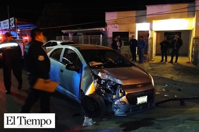 Tumba poste en 'borrachazo'