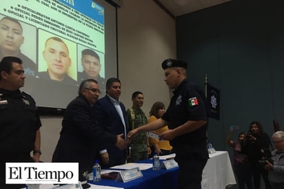 Entregan Reconocimientos a 10 policías por acciones ejemplares