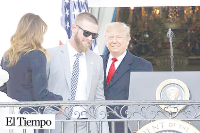 Pitcher deja con el saludo a Trump