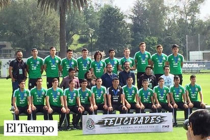 Selección Sub 17 se toma la foto