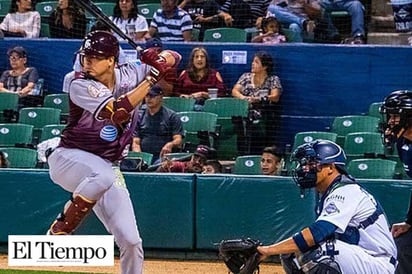 Tomateros firmes en la cima