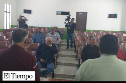 Siguen ex obreros sin recibir terminación de Altos Hornos