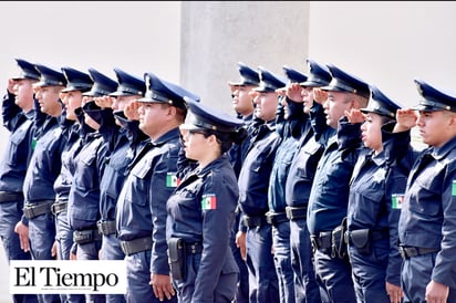 Se gradúan 14 nuevos policías