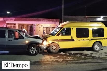 Autobús escolar provoca choque