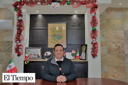 Desea Enrique Soto feliz navidad y venturoso 2020