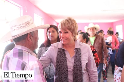 Continúa ‘Yola’ Cantú informando en ejidos