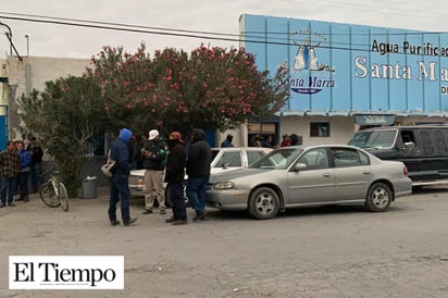 Protestan trabajadores del Agua Santa María