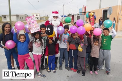 Asociación de ciudadanos entregan juguetes a niños