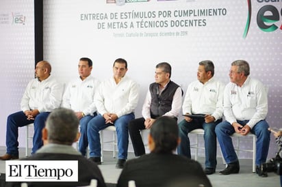 Fomento a educación, motor social de Coahuila: Riquelme