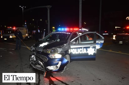 Veloz patrulla impacta a taxi