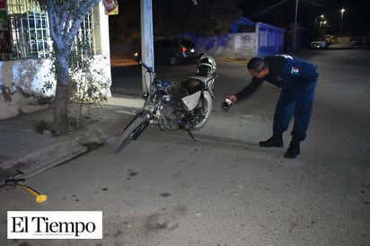 Cafre derriba a motociclista