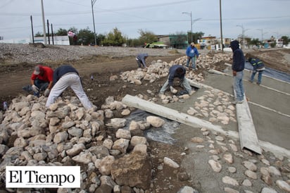 Supervisa Paredes la obra del río Monclova