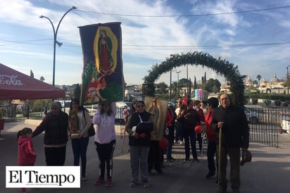 Dan ejemplo de devoción y fe de la Familia Briones