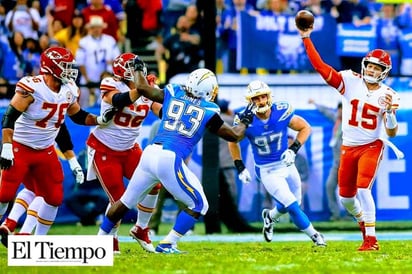 Chiefs de Kansas batallan pero ganan