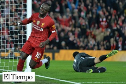 Liverpool cierra con triunfo y en la cima