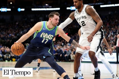 Mavericks derrotan a los Spurs