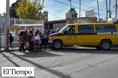 Entregan mobiliario en 30 escuelas