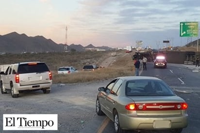 VOLCADURA CAUSA CIERRE DE CARRETERA