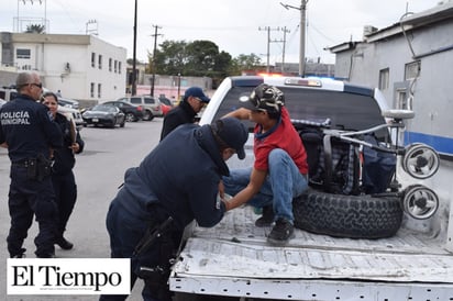 GOLPEA A SU ESPOSA Y LE ARREBATÓ AL BEBÉ