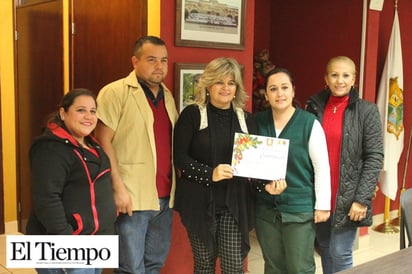 Premian decoración de villas navideñas