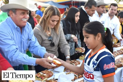 Festejan a los niños con una mega rosca