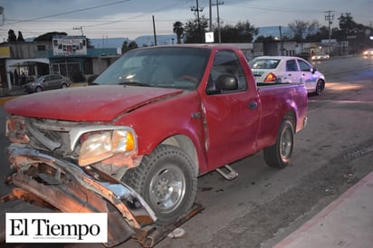 SE PASA EL ALTO Y PROVOCA ACCIDENTE