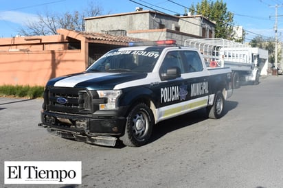 SE ORINA FRENTE A ESCUELA