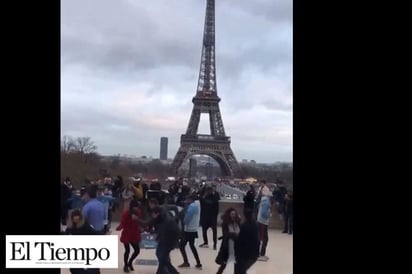 Bailan al ritmo mexicanos de 'La Chona'