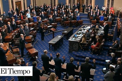 Senadores tienen prohibido hablar, usar su celular y salir del Senado durante el juicio político contra Trump