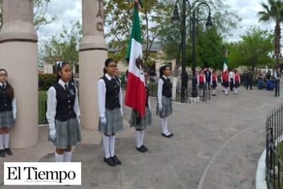 Celebran Día de la Bandera