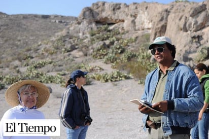 Guía turista andaba de excursión