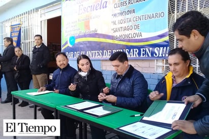 Donan Rotarios a Primaria  planta purificadora de agua