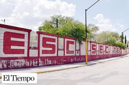 ESTUDIANTES MALCRIADOS BAJAN LUZ DE VECINOS