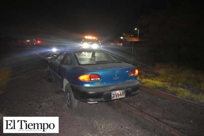 ABANDONA SU VEHÍCULO EN LAS VÍAS