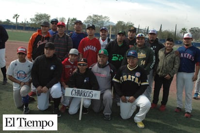 Dobermans gana doble juego