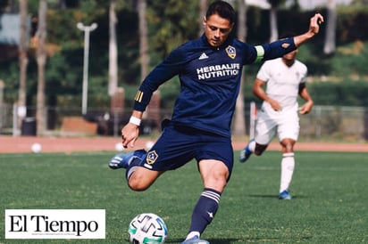 “Chicharito apostó pintarse el pelo de rosa